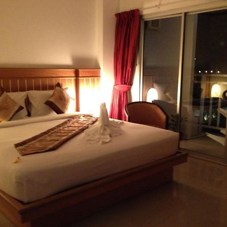 Park Eden Hotel Patong Luaran gambar