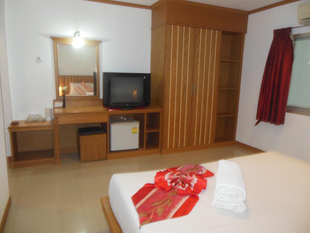 Park Eden Hotel Patong Luaran gambar