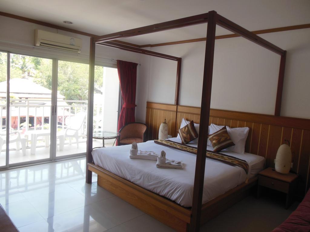 Park Eden Hotel Patong Luaran gambar