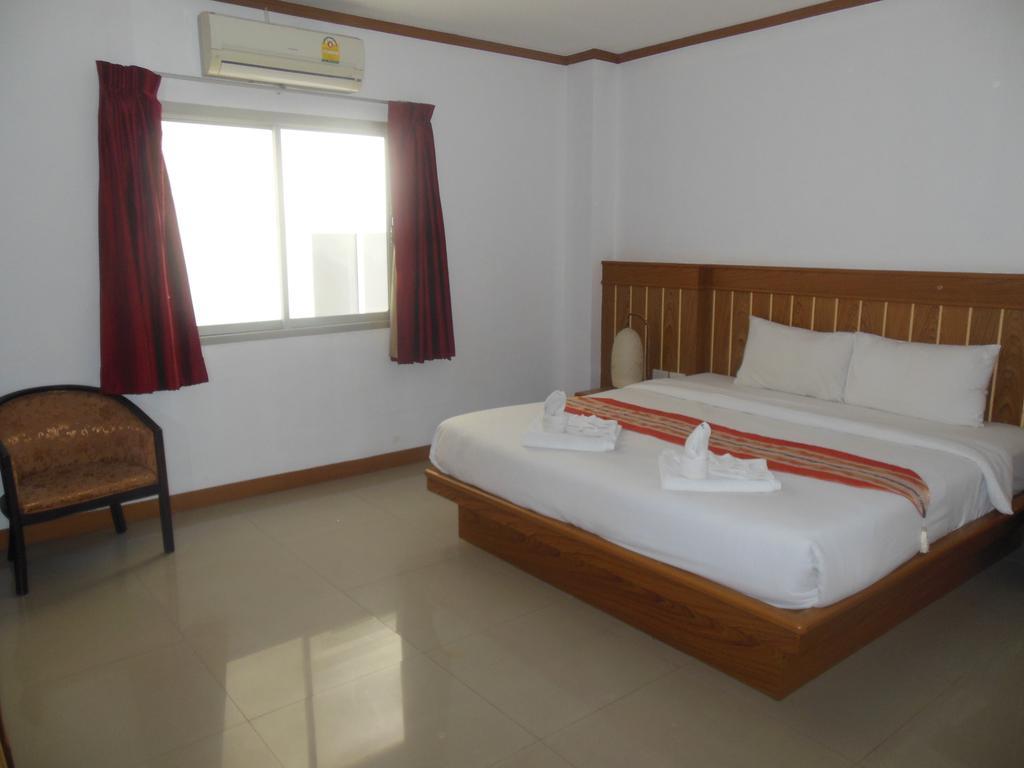 Park Eden Hotel Patong Luaran gambar