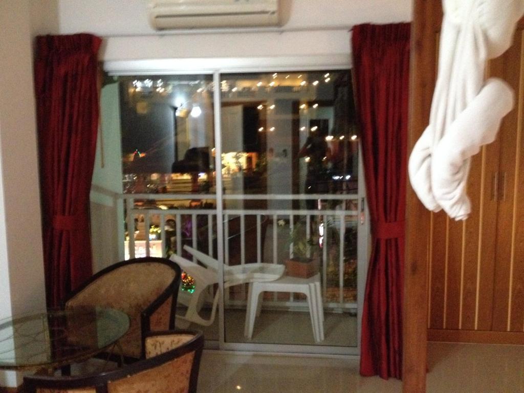 Park Eden Hotel Patong Luaran gambar