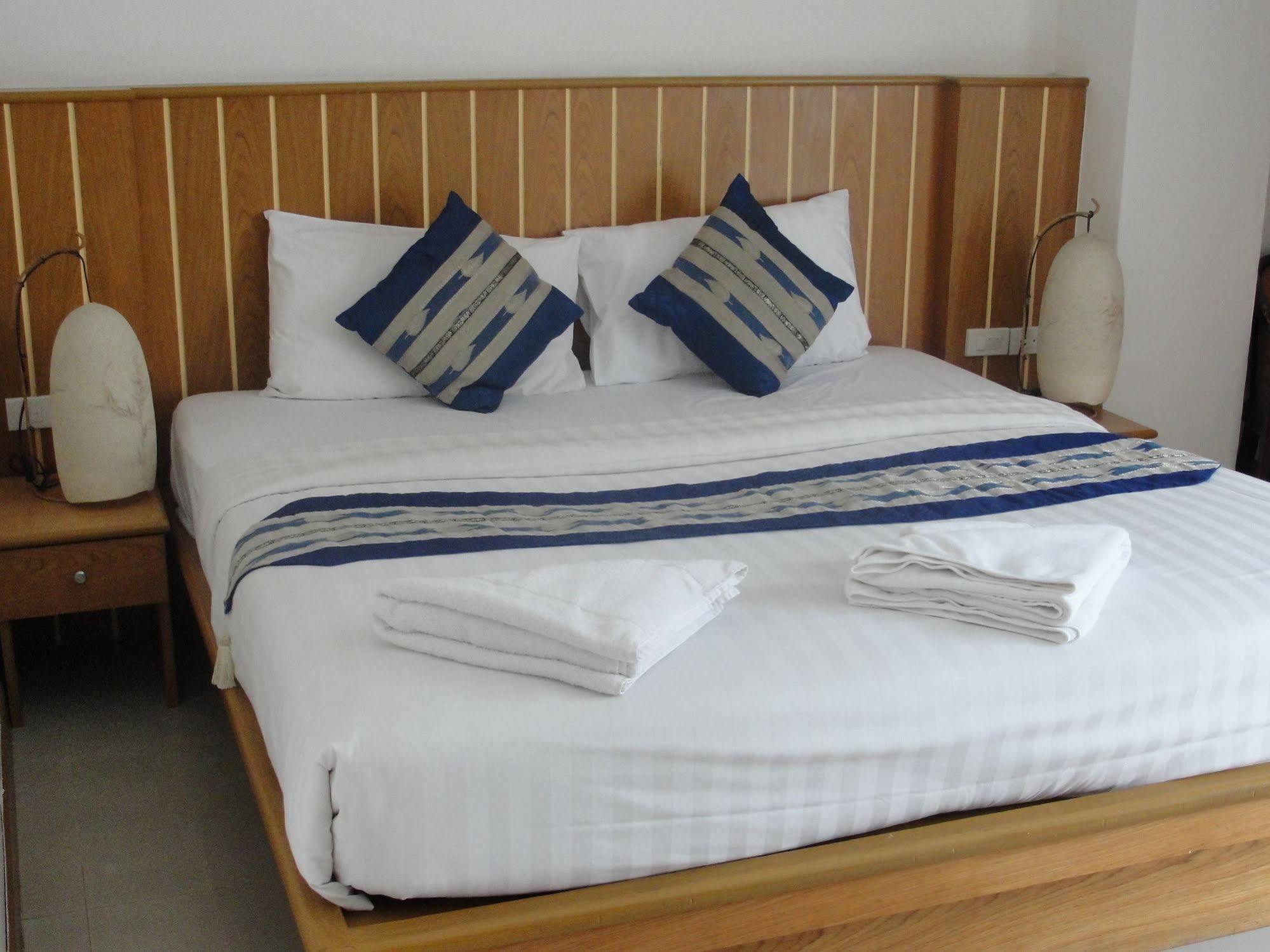 Park Eden Hotel Patong Luaran gambar