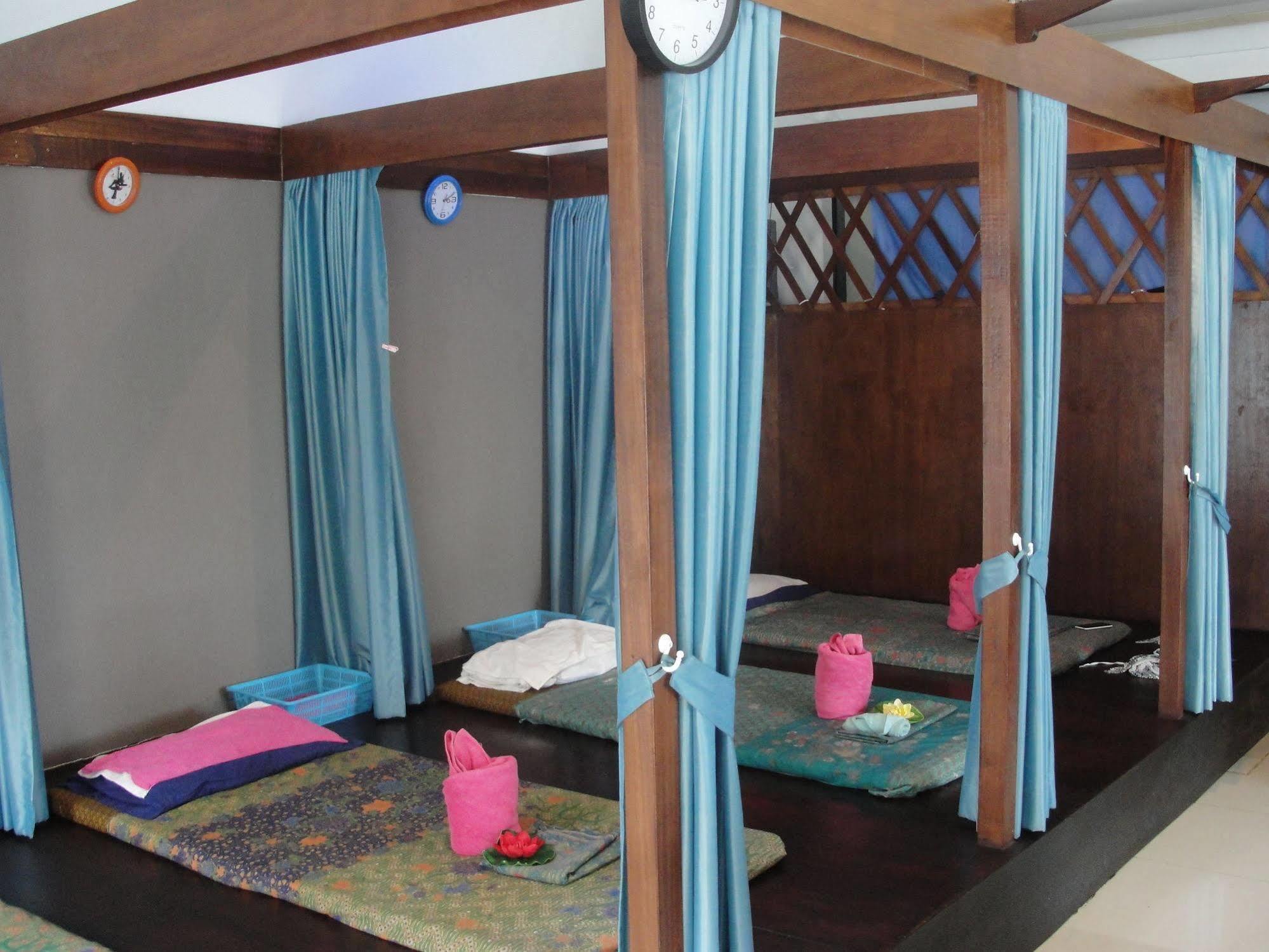 Park Eden Hotel Patong Luaran gambar